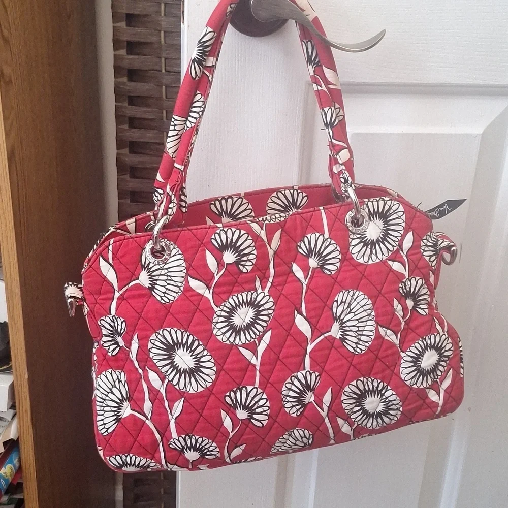 Vera Bradley Sophie Bag Deco Daisy Red White Black Floral Quilted Shoulder Bag